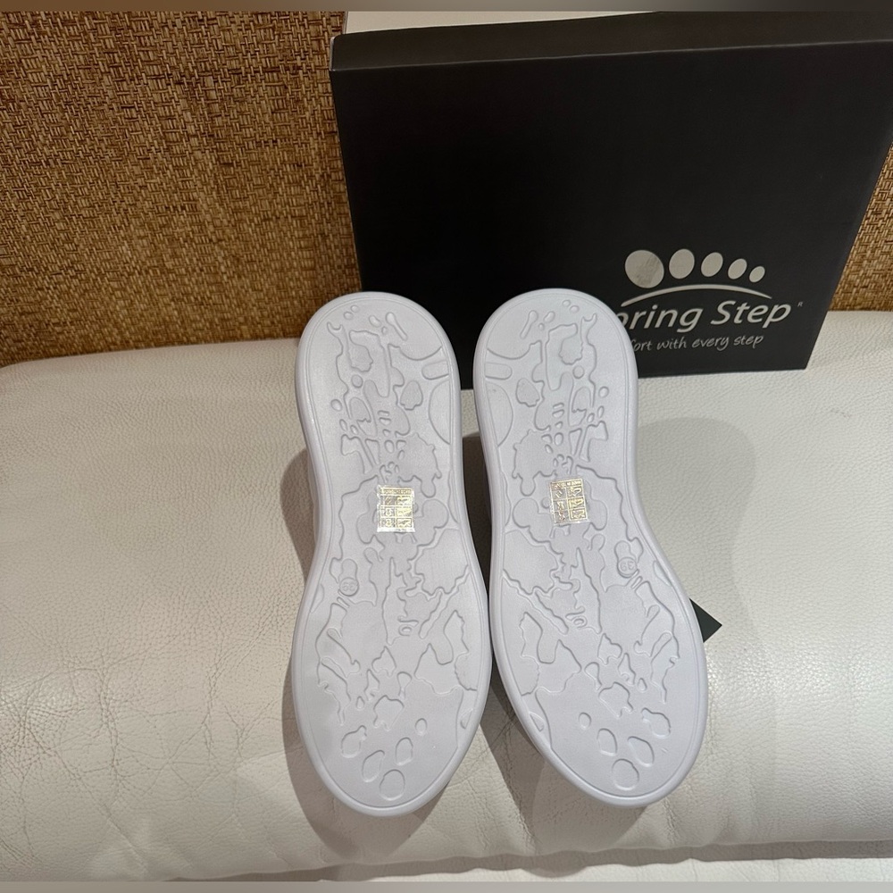 NIB Spring Step Stylish Sneakers.elastic toggle laces for easy on and off. s 38 - Picture 13 of 14
